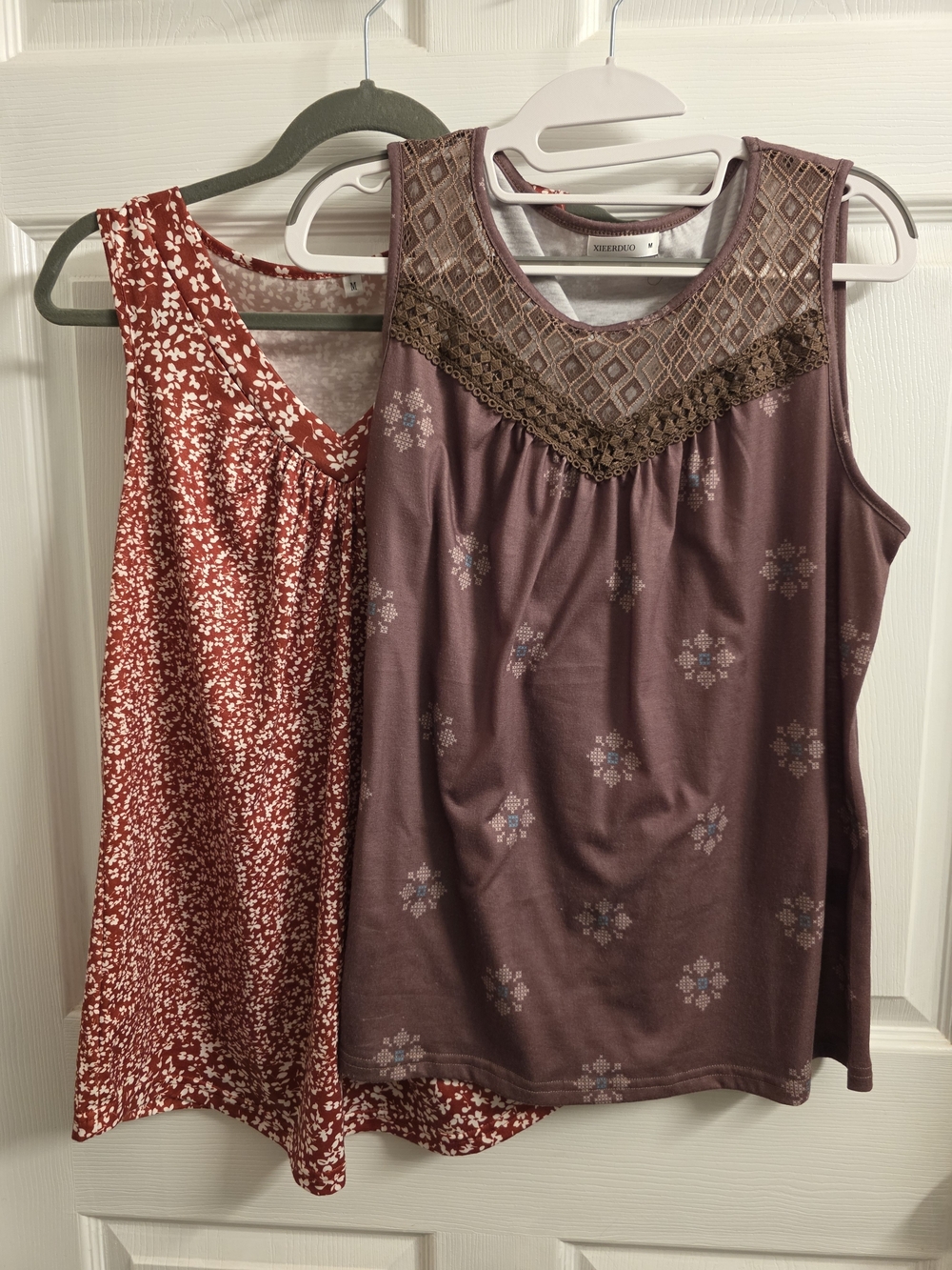 Set of 2 Sleeveless Printed Tank Tops
